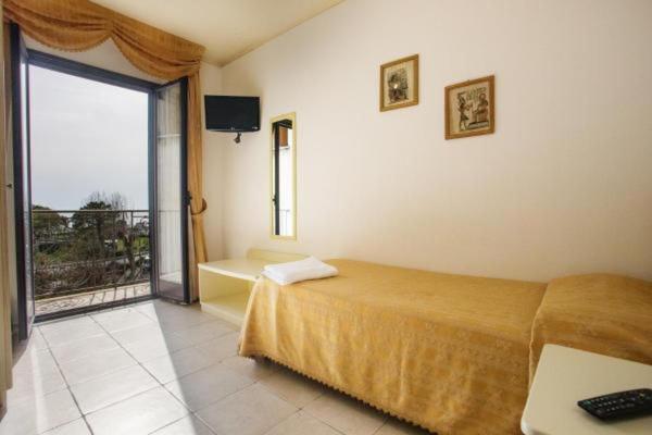 Oz House Bed & Breakfast Скалеа Екстериор снимка