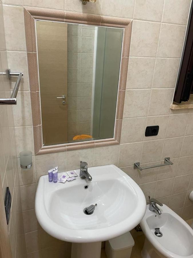 Oz House Bed & Breakfast Скалеа Екстериор снимка